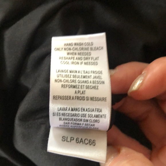 BCBG BLACK AND WHITE DRESS - Picture 8 of 8